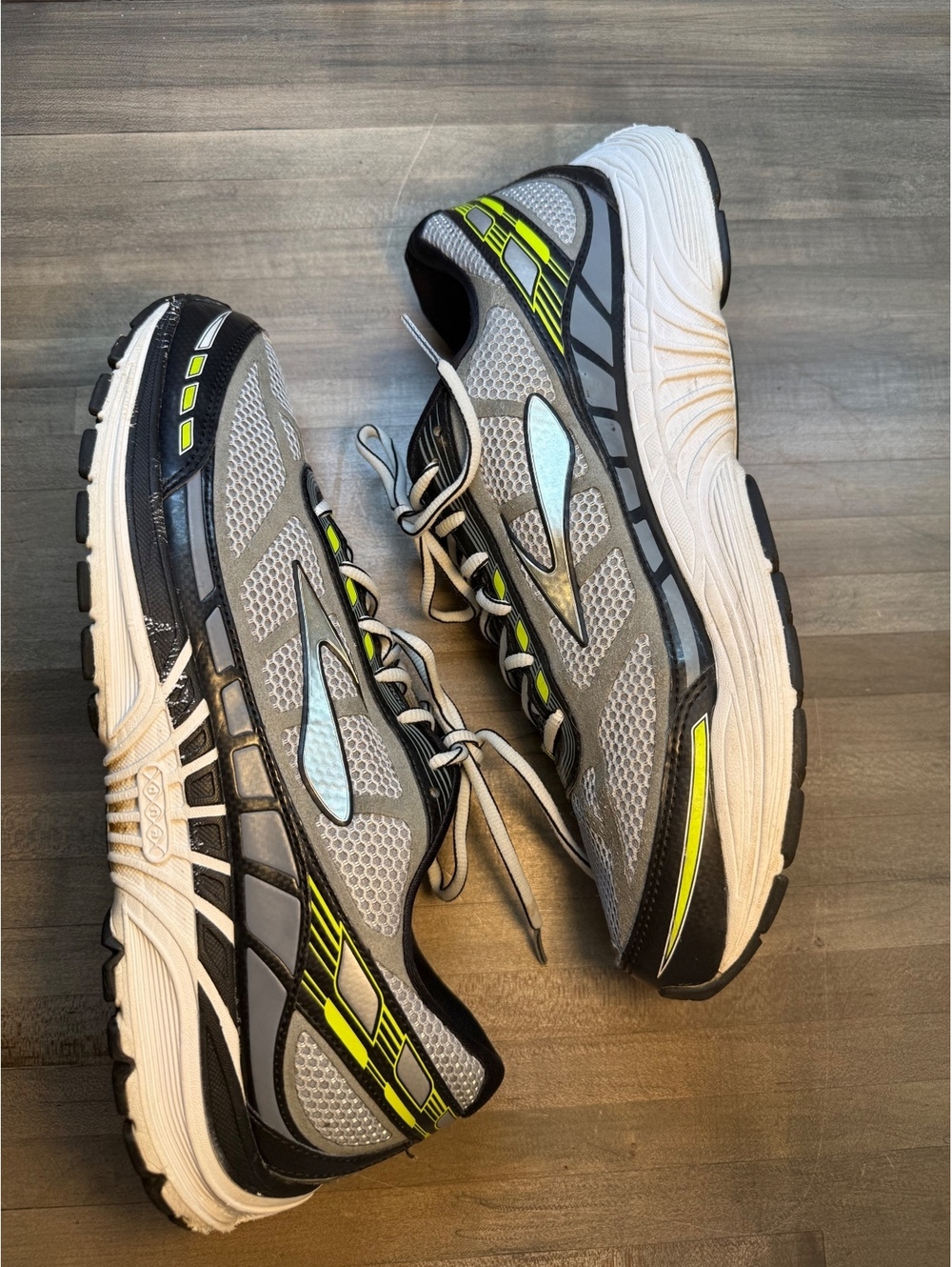 Brooks Dyad 11 Men’s Running Shoes Gray Black Lime Size 12 (sh3/cp39)